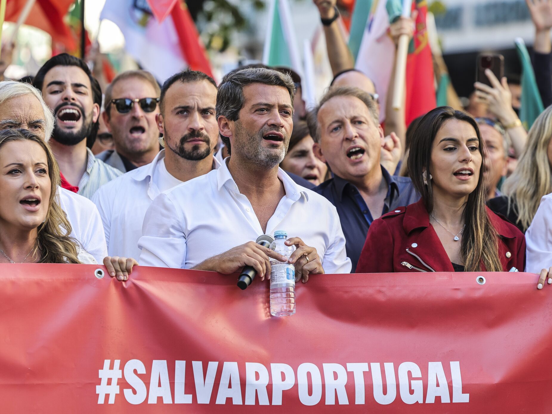 Ventura lidera manifestação em Lisboa: “Não haverá casas nem serviços de saúde para todos”