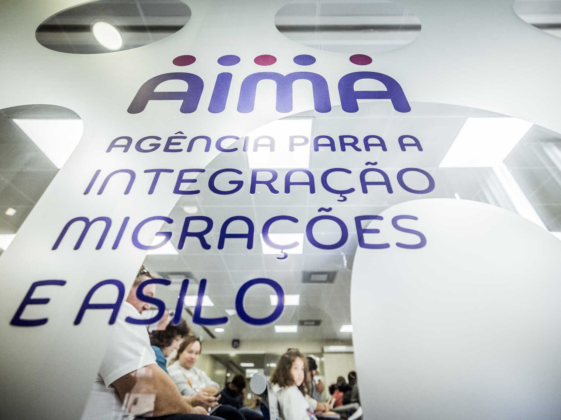 AIMA abre ligação online para imigrantes corrigirem endereço de email