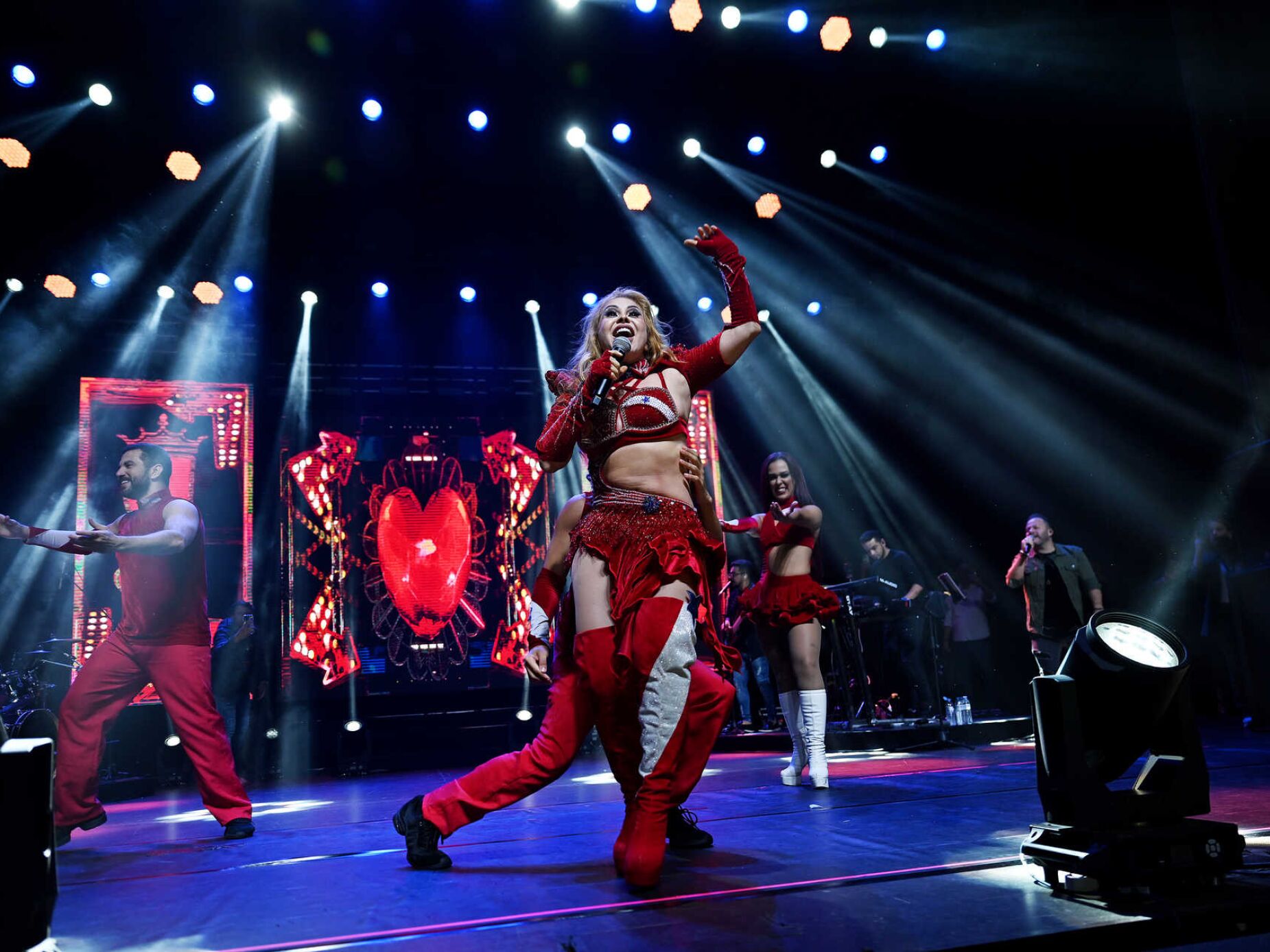 Artista brasileira Joelma leva multidão ao Coliseu dos Recreios