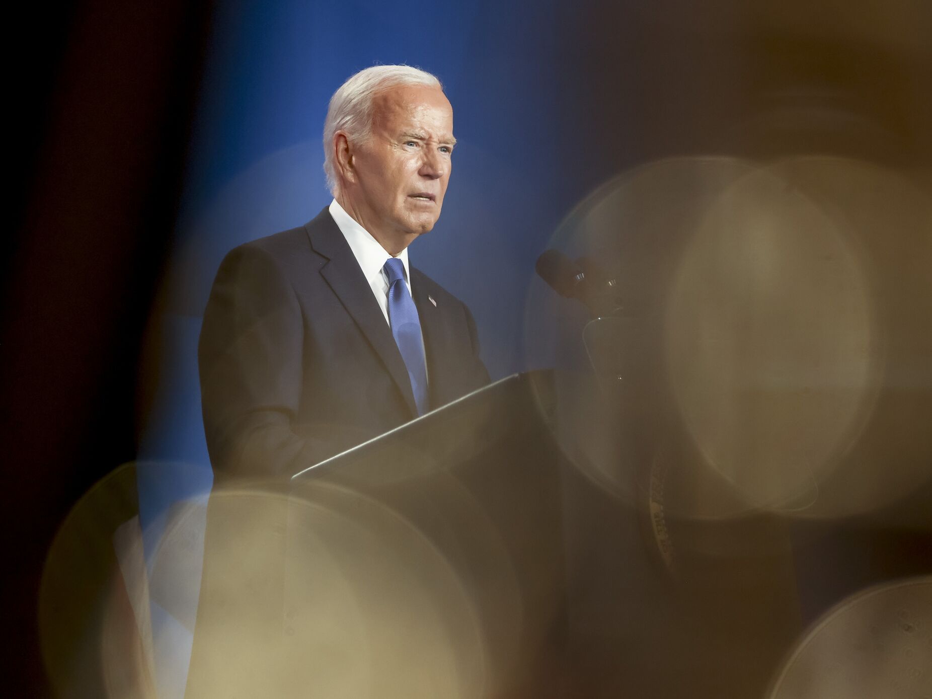 Biden mostra-se mais forte. Mas volta a cometer uma gafe: refere-se a "vice-presidente Trump"