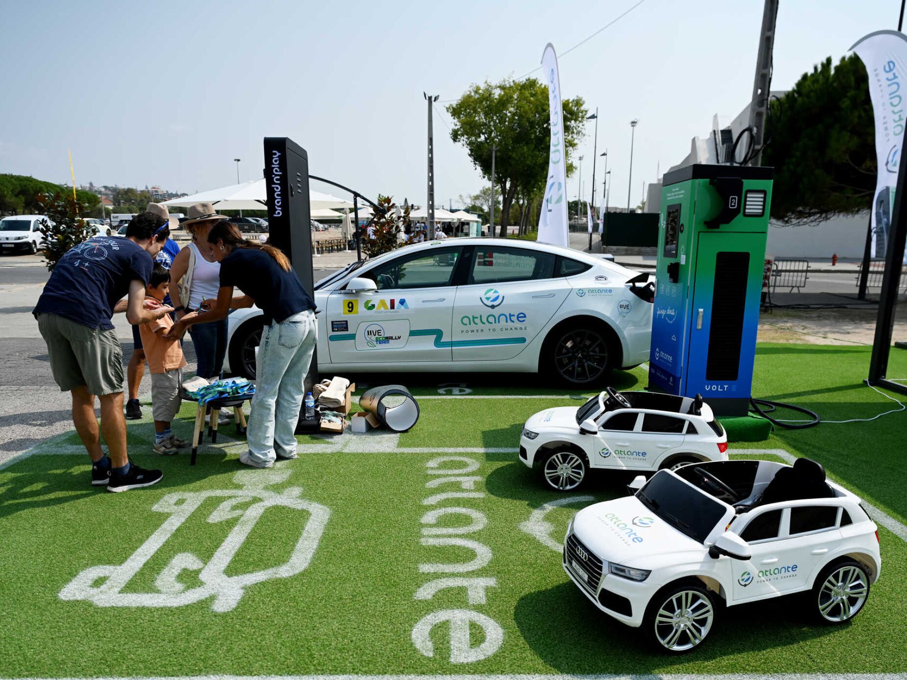 Festa dos elétricos este fim-de-semana no Passeio Marítimo de Algés