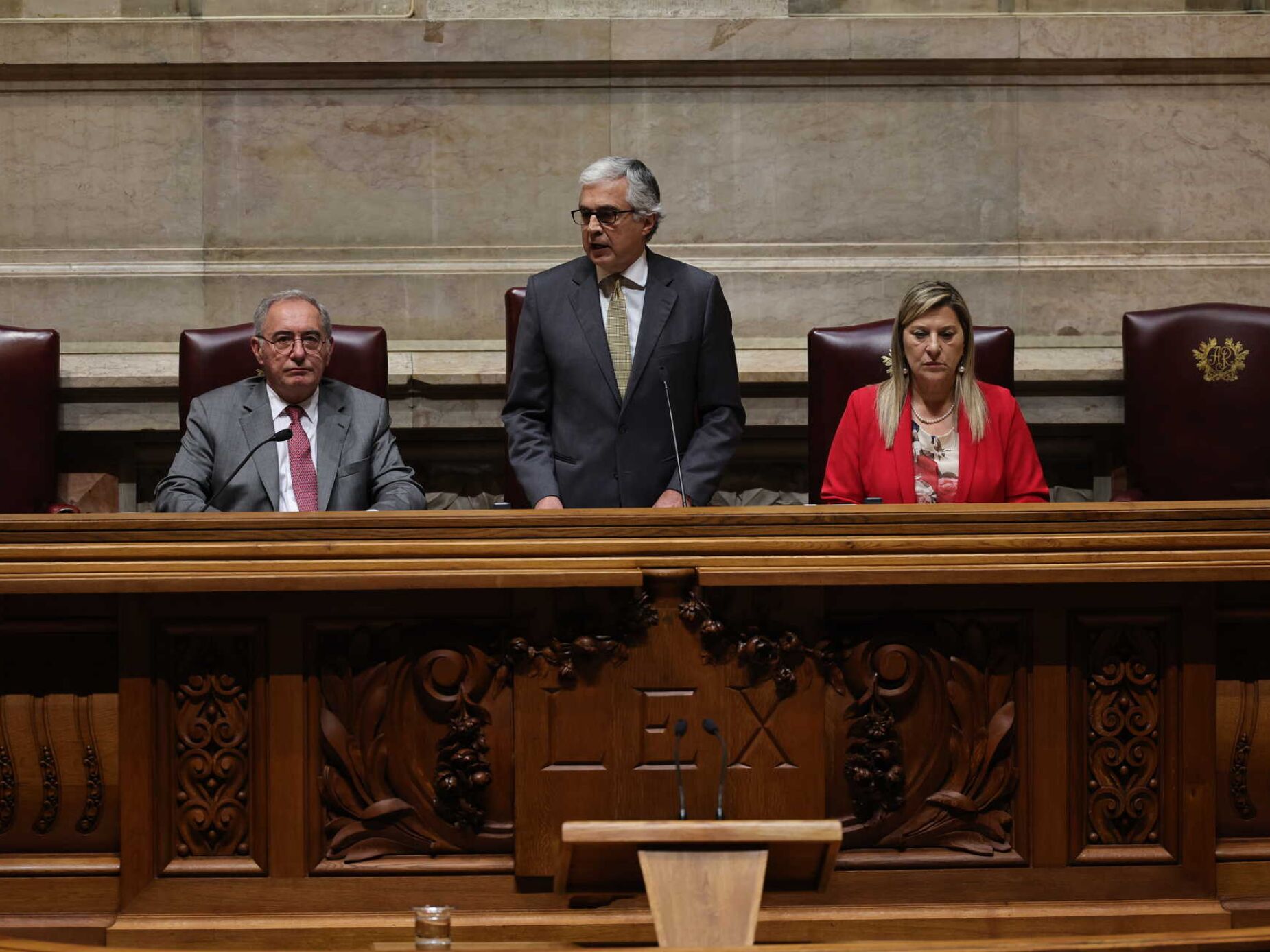 Aguiar-Branco é o novo presidente da Assembleia da República. "Não devemos desistir da democracia"