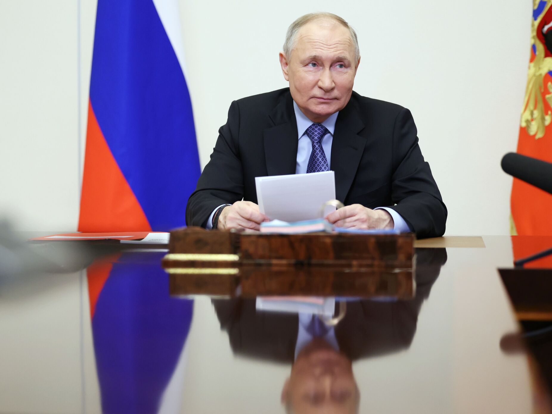 Putin manda confiscar bens de quem criticar o exército