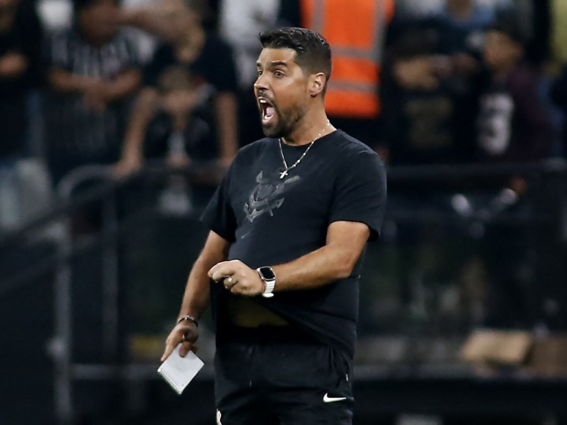 António Oliveira deixa comando técnico do Corinthians após derrota com Palmeiras