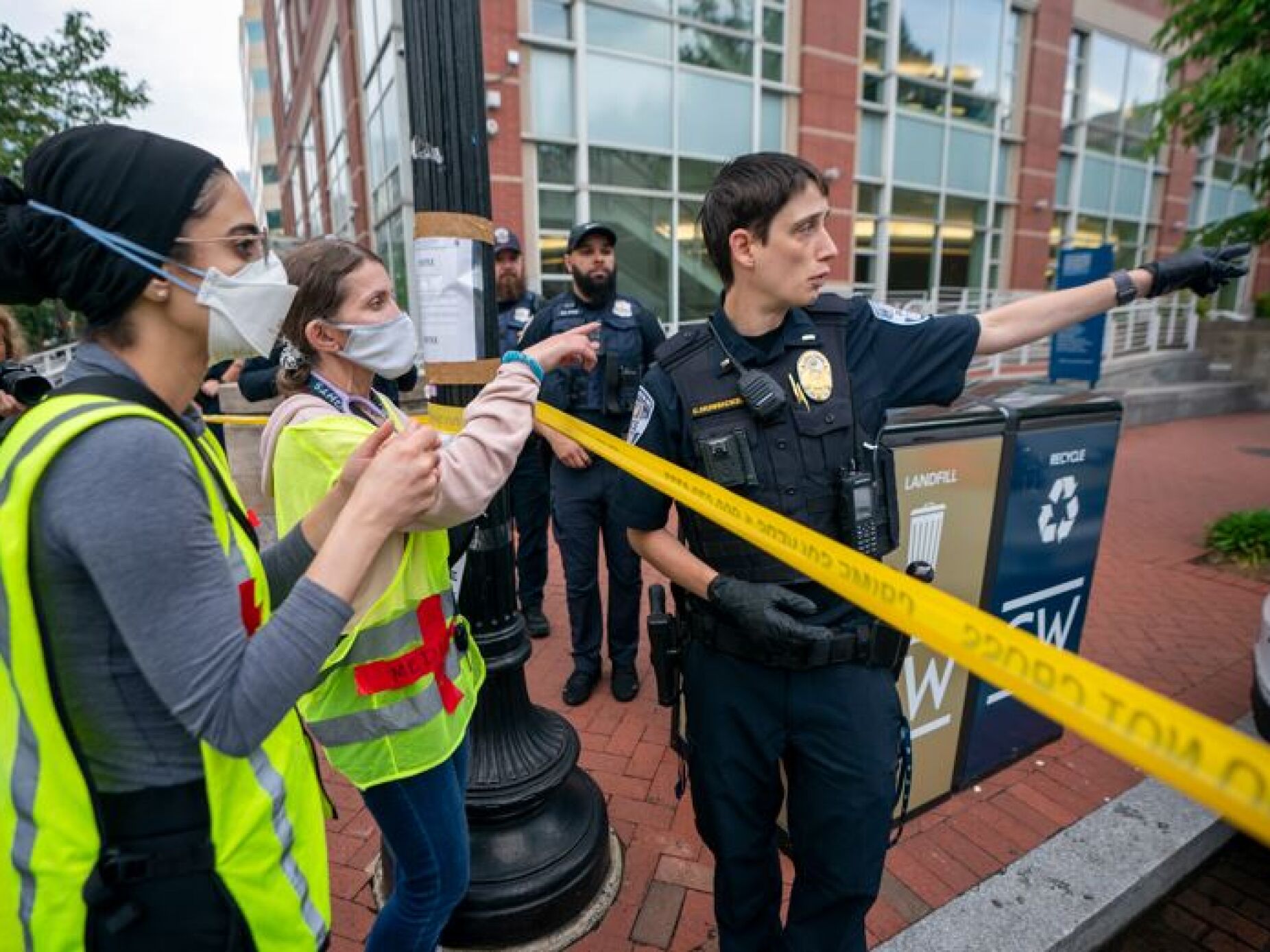Polícia esvazia acampamento de estudantes na Universidade de Washington