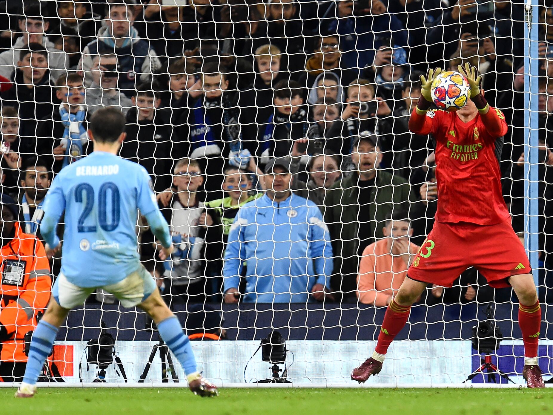 Bernardo falha e Manchester City acaba eliminado nos penáltis pelo Real Madrid