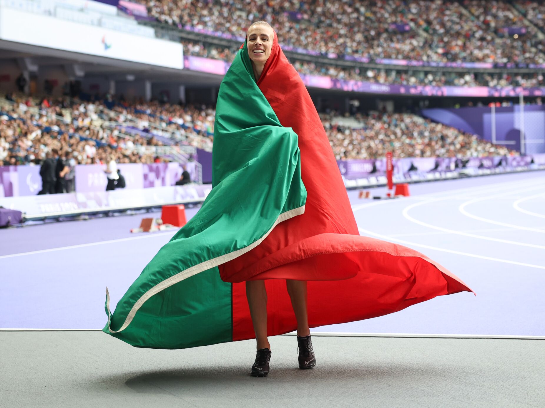 Carolina Duarte conquista medalha de bronze na final de 400 metros T13. "Se não tivesse sido mãe não estava aqui no pódio"