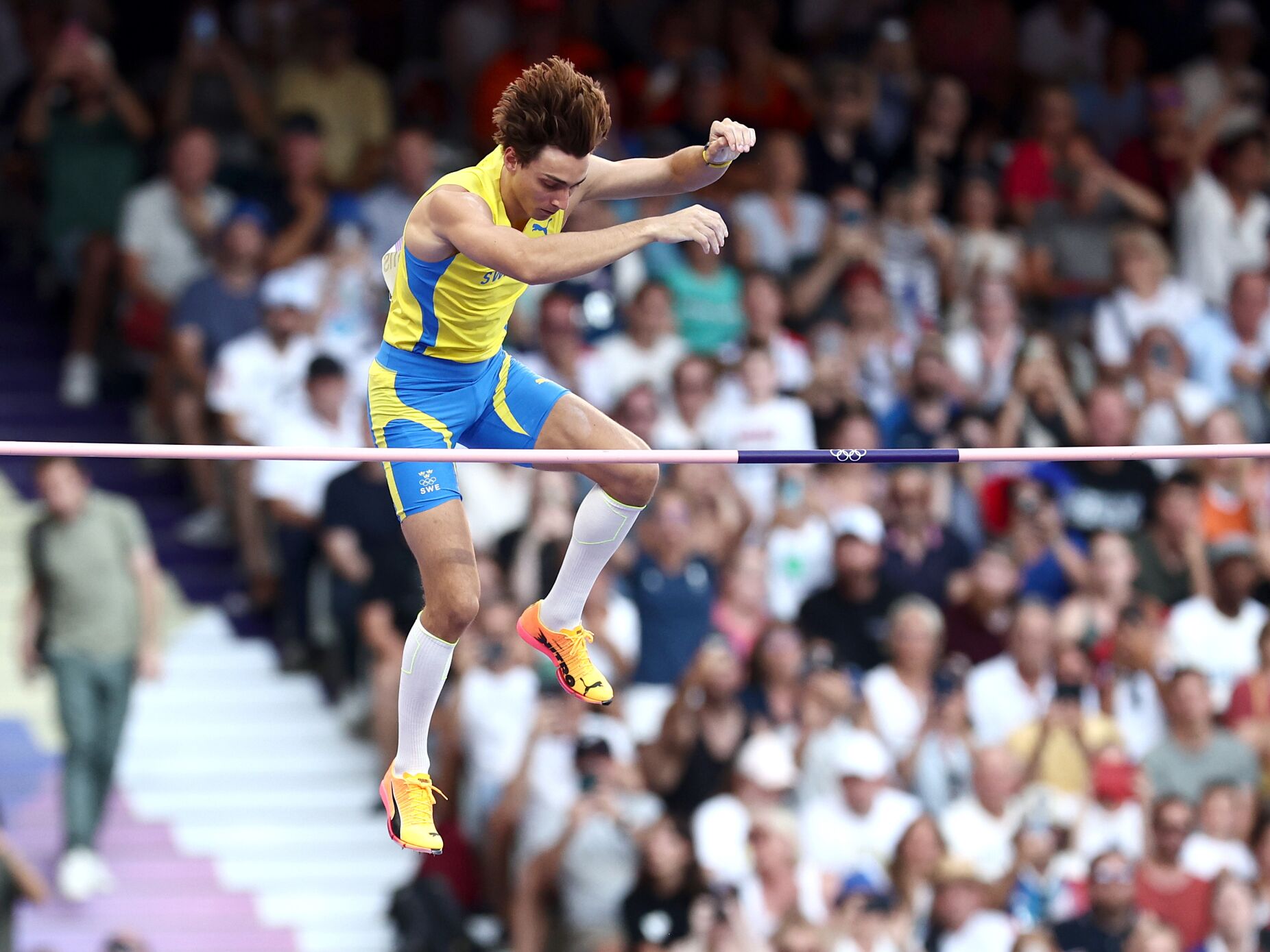 Duplantis bicampeão olímpico com recorde do Mundo