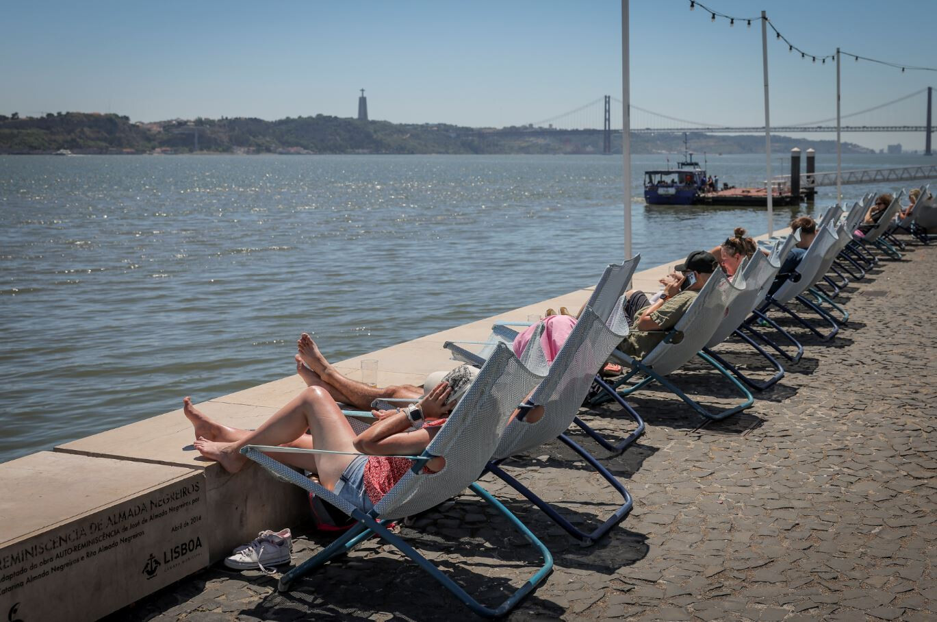 Lisbon's Heatwave: How Locals and Tourists are Coping with Record Temperatures