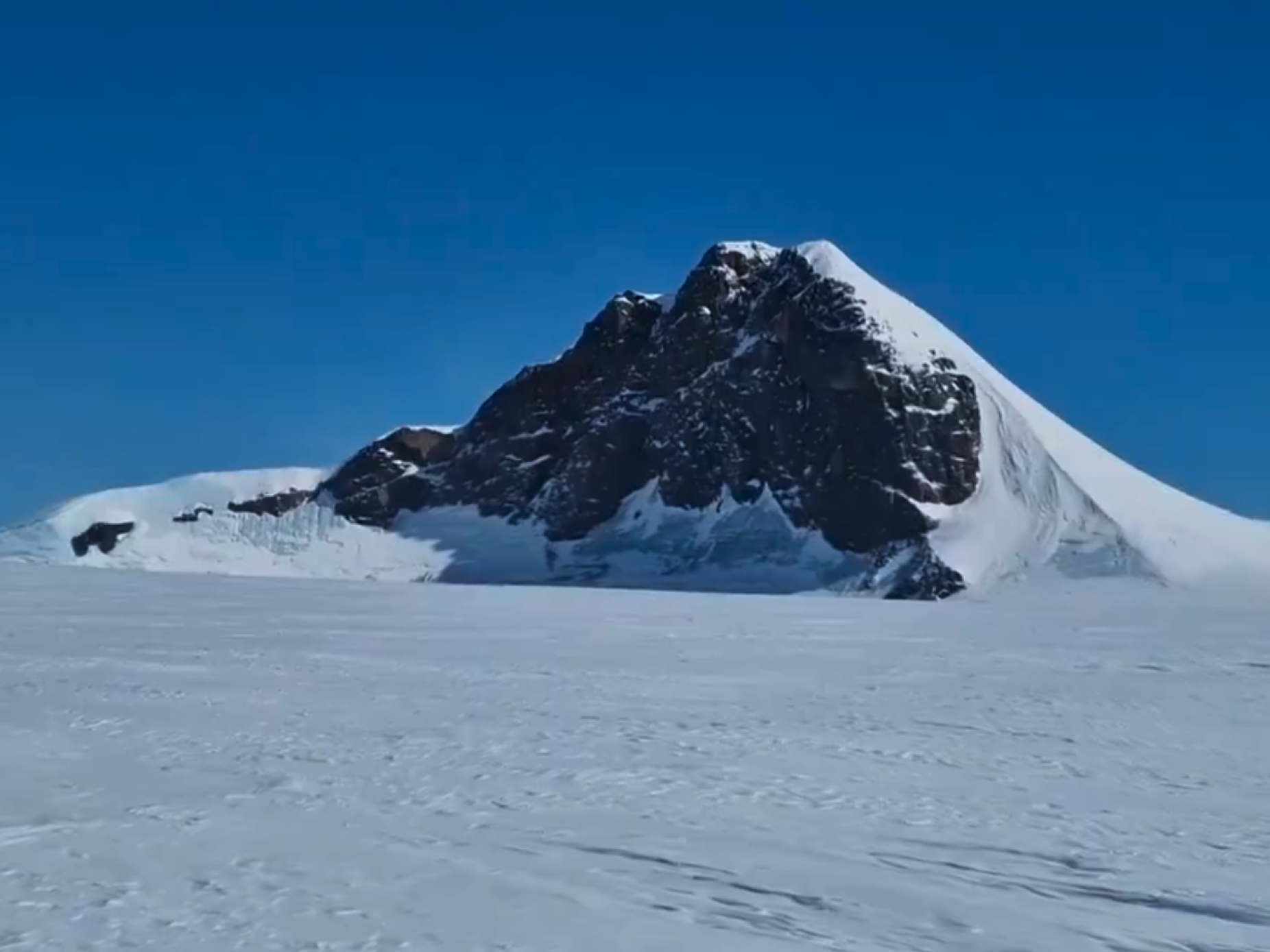 Encontradas montanhas que emergiram devido ao degelo na Gronelândia