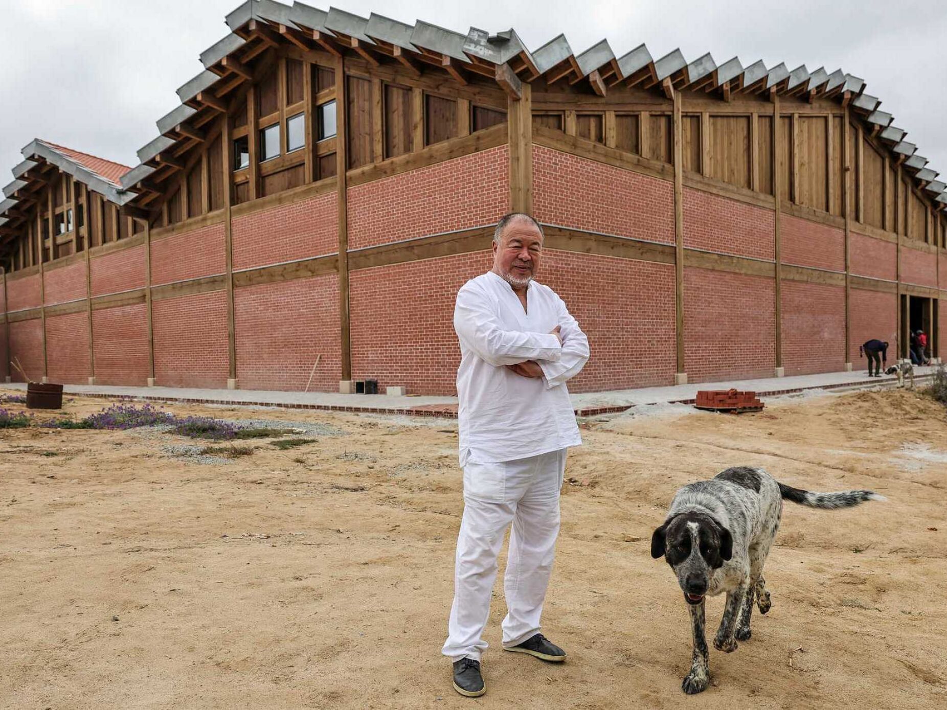 Weiwei construiu um edifício “sem propósito” em Montemor-o-Novo, mas ainda não chama “casa” ao Alentejo