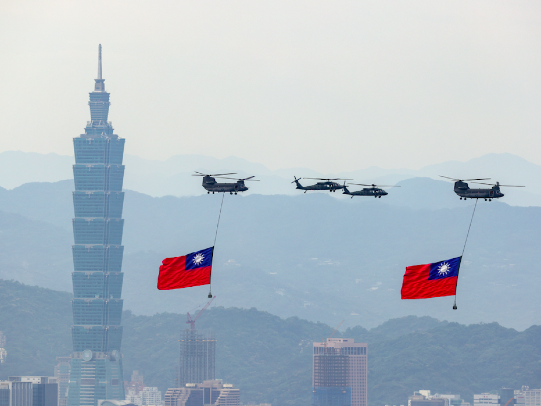 China lança manobras militares contra "forças independentistas" de Taiwan