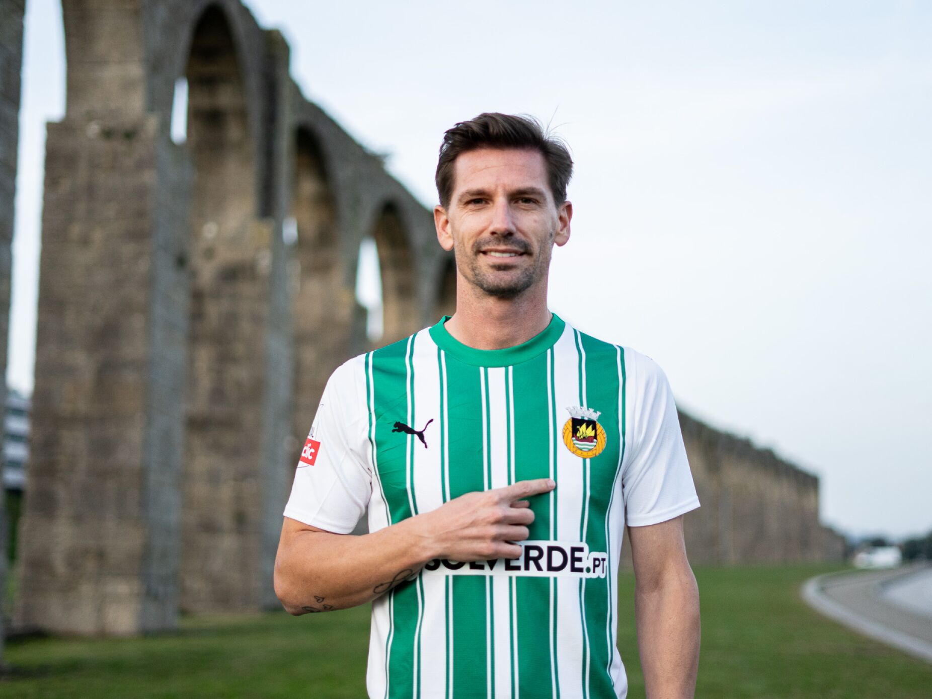 Adrien Silva volta a Portugal para reforçar o Rio Ave