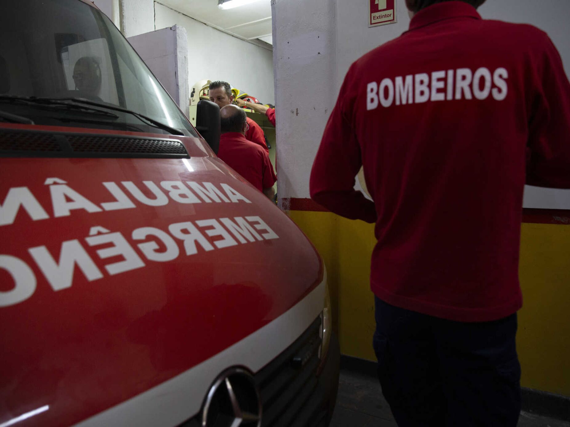 Dez feridos ligeiros em incêndio no restaurante Solar dos Presuntos