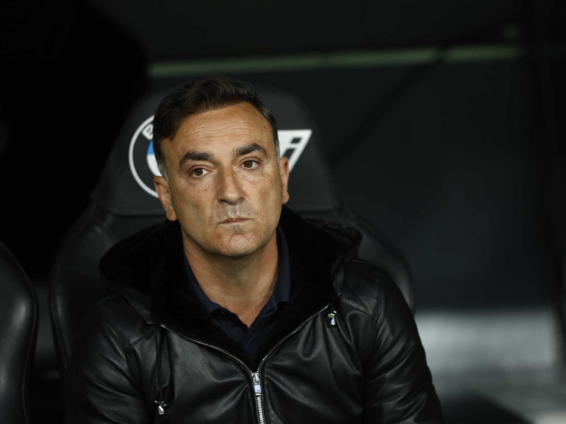 Carlos Carvalhal deixa comando técnico do Olympiacos após dois meses