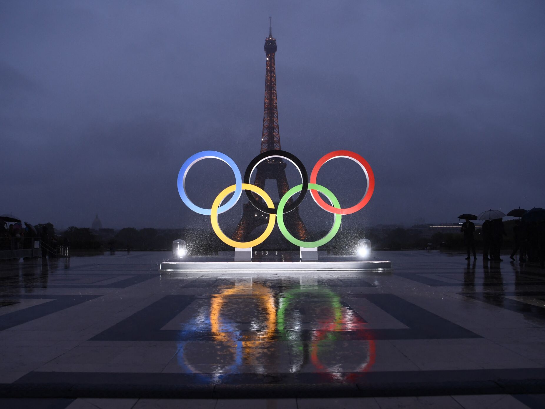 Do glamour, prazos e contas controladas às ameaças à segurança. Paris acelera para os Jogos Olímpicos