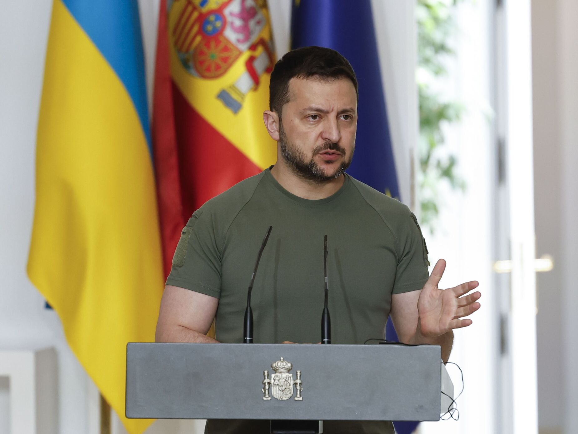 Zelensky em Bruxelas antes de viajar para Lisboa