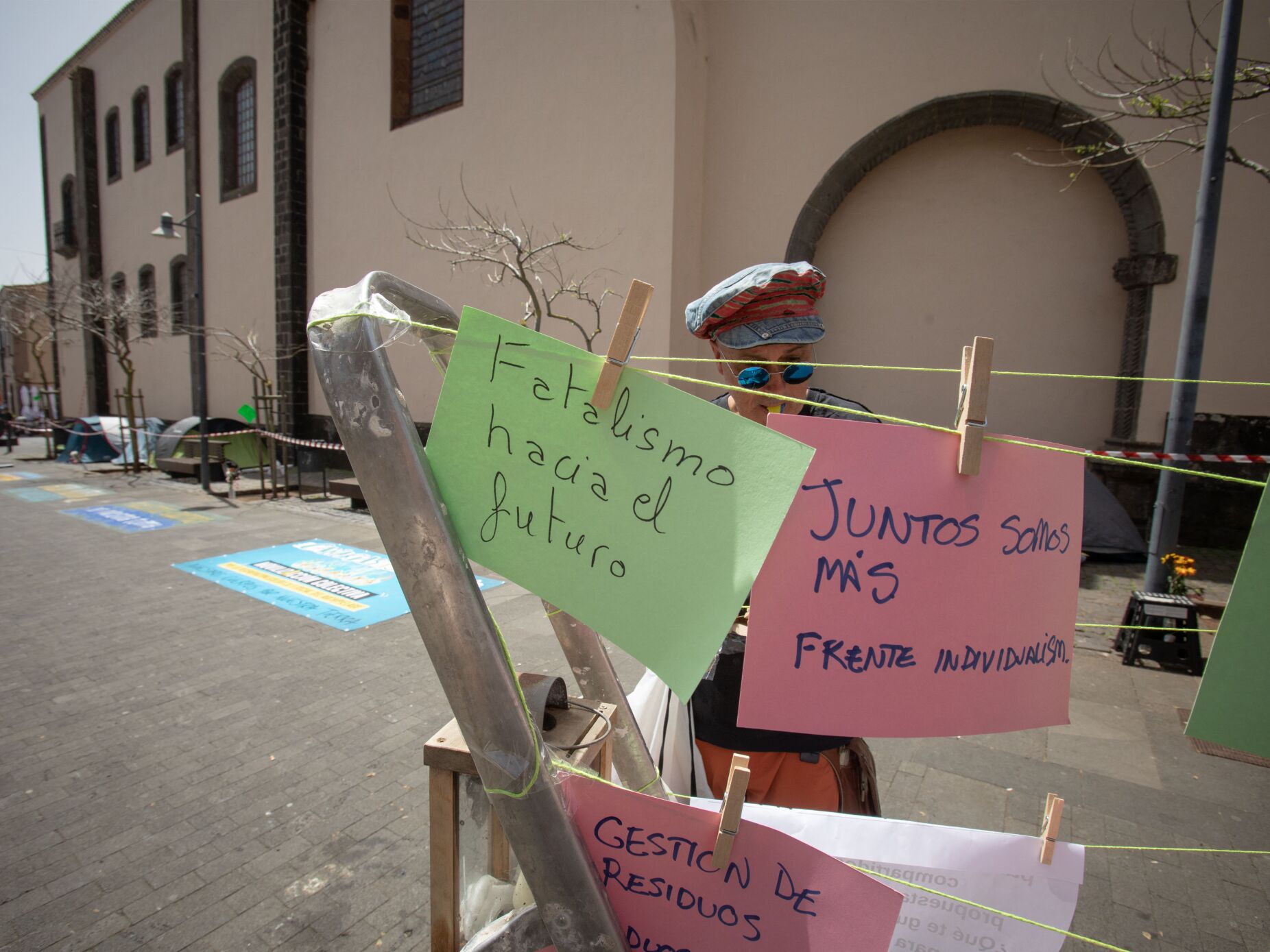 Cidadãos das Canárias saem às ruas contra o turismo em massa
