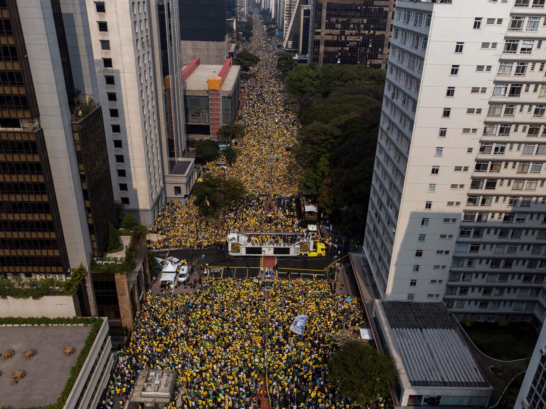 Bolsonaristas, da IURD e descendentes da ditadura. O Brasil é um país de direita?