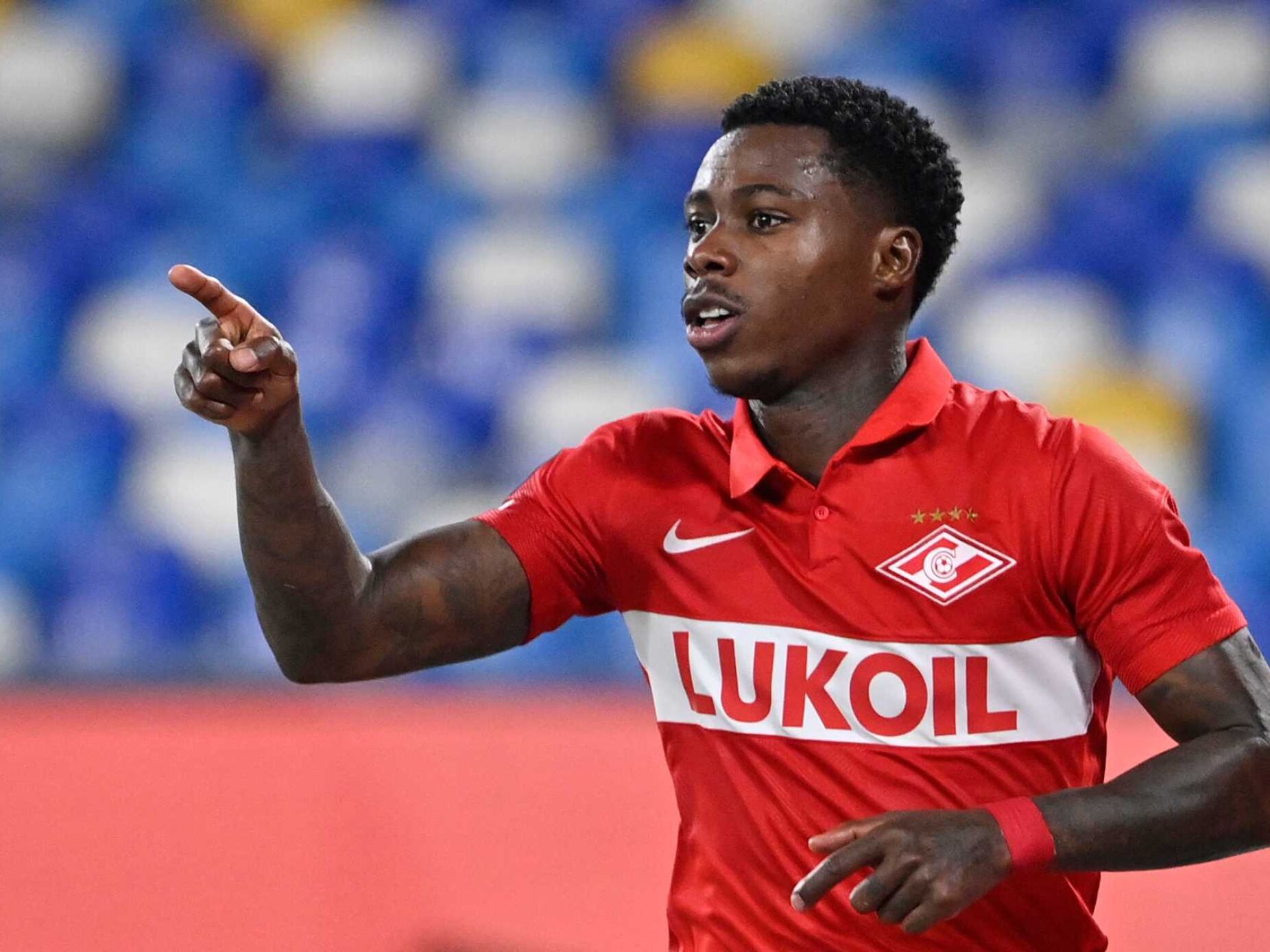 Tráfico de droga. Futebolista Quincy Promes condenado à revelia a seis anos de prisão por tráfico