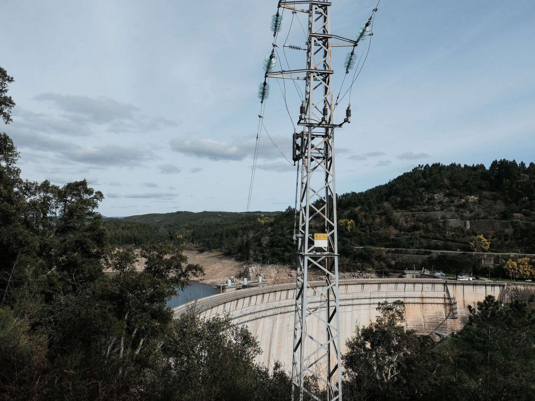 Barragens. Fisco ignora Governo e não cobra IMI