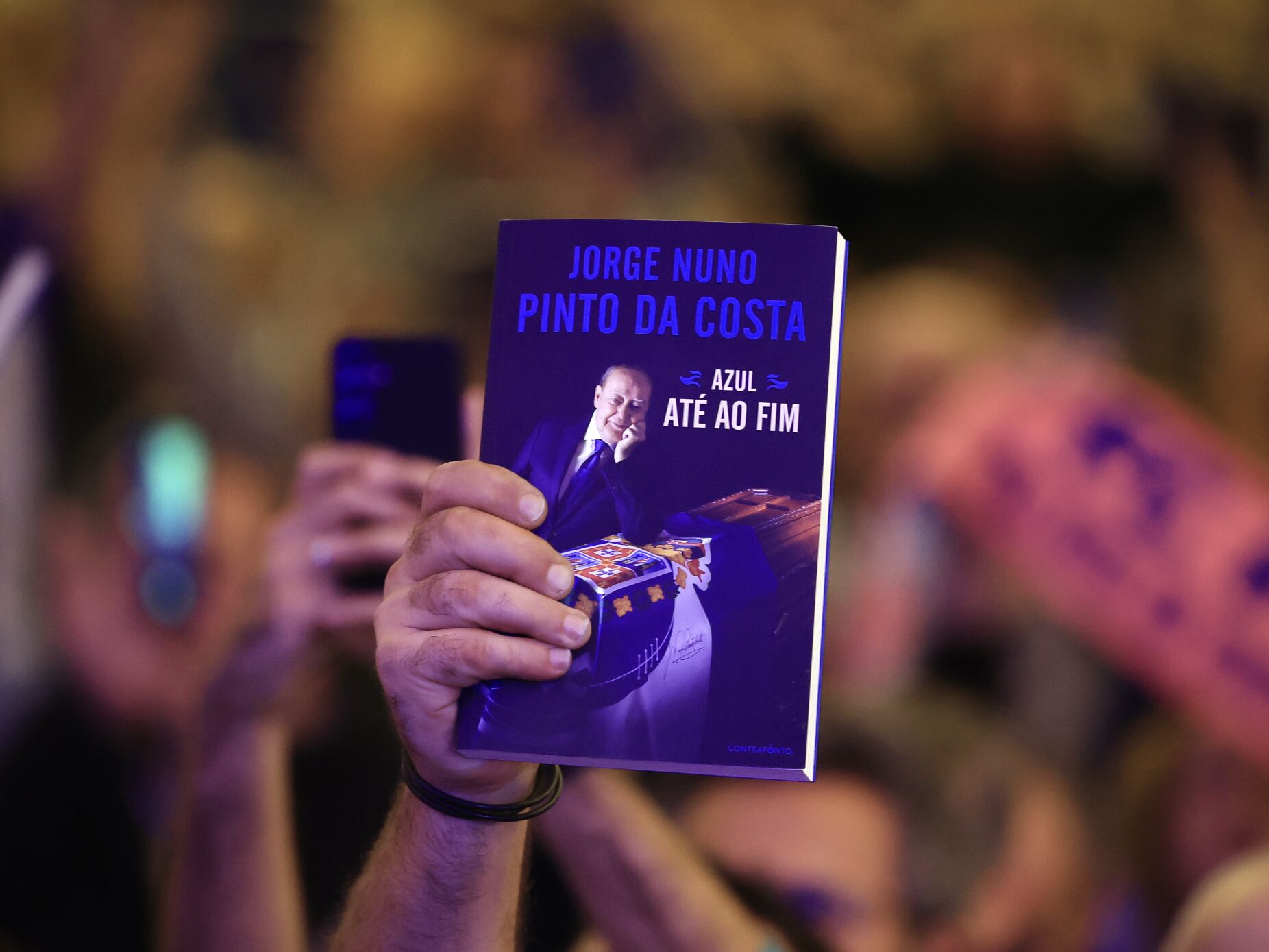 Pinto da Costa evoca em livro inquietações vividas desde diagnóstico cancerígeno