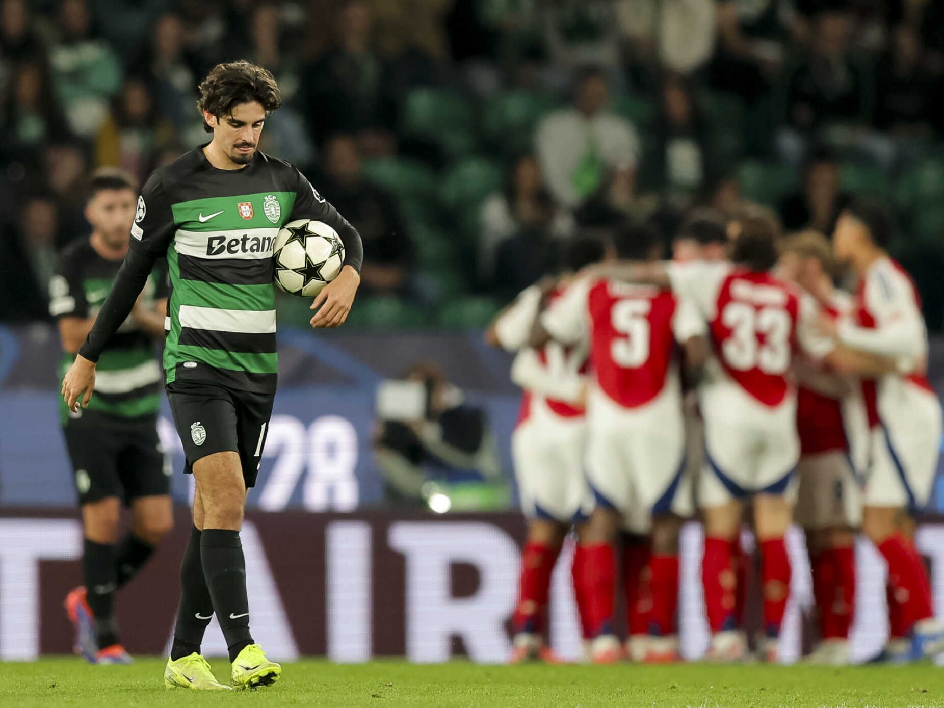 Distrações fatais ditam pesada derrota do Sporting diante do Arsenal