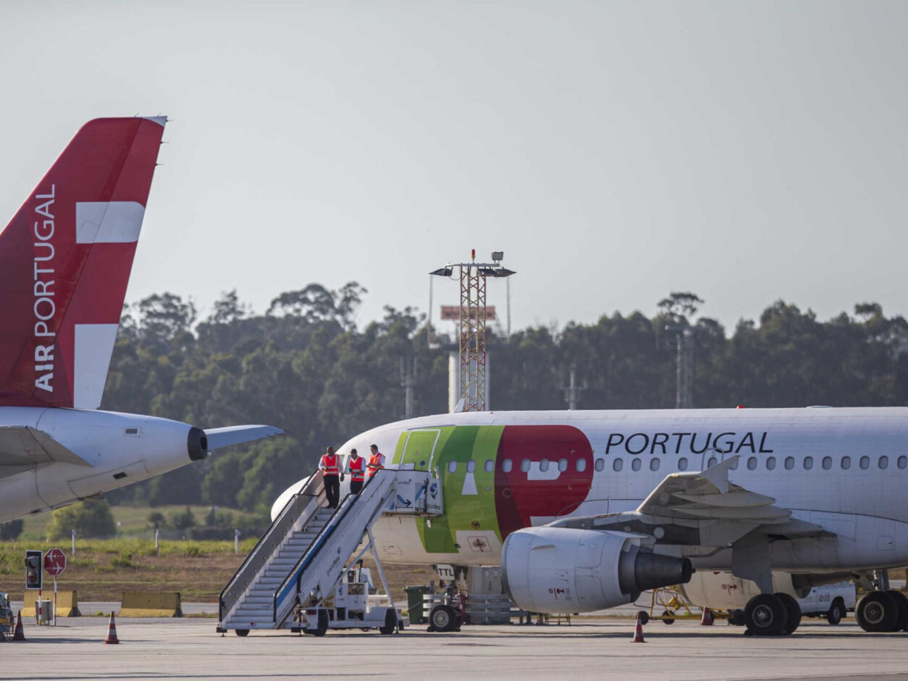 Arquivado inquérito do caso de ativistas que se colaram a avião em Lisboa