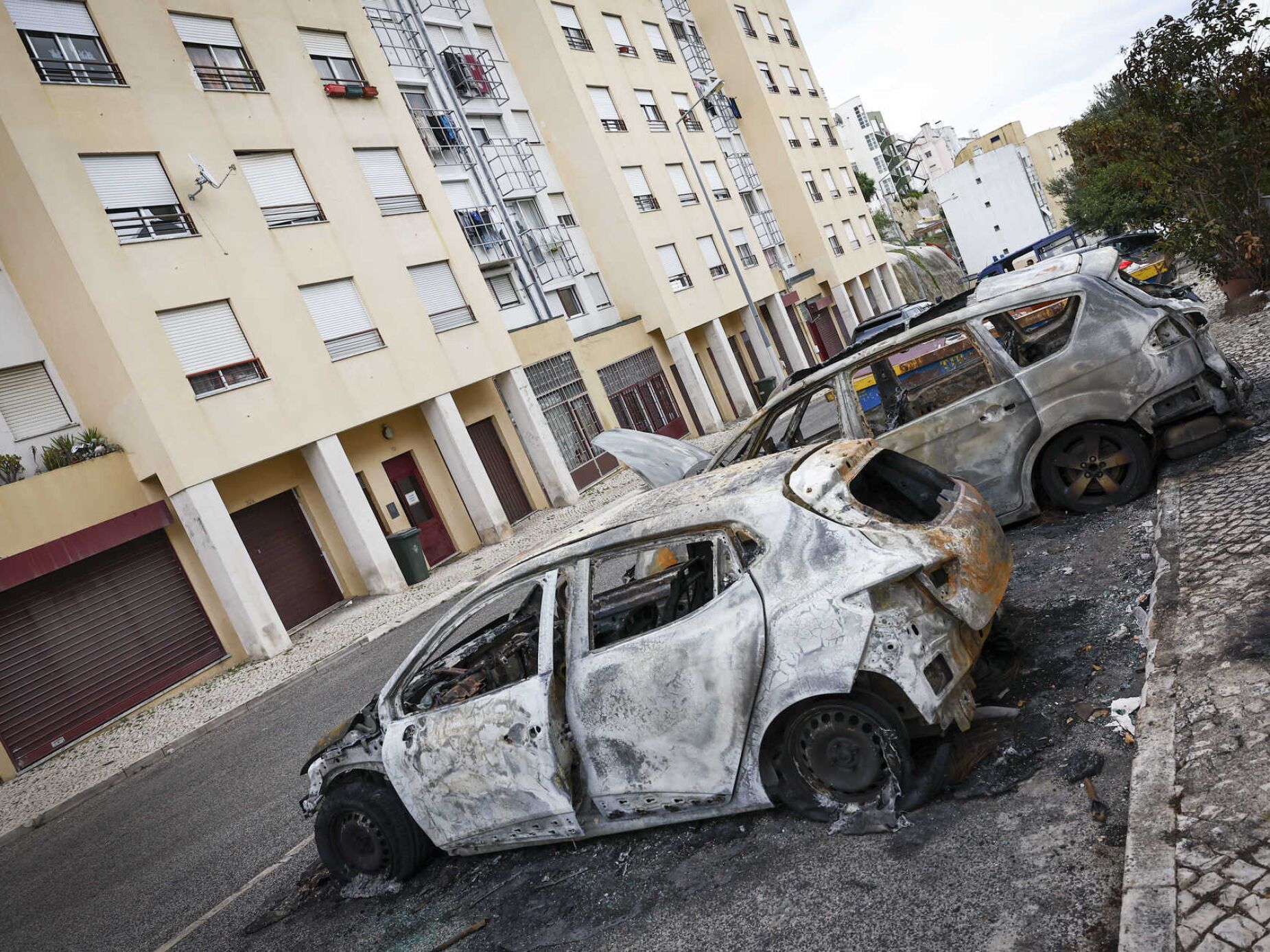 Incêndio na Amadora destruiu 10 viaturas. Caso foi entregue à PJ