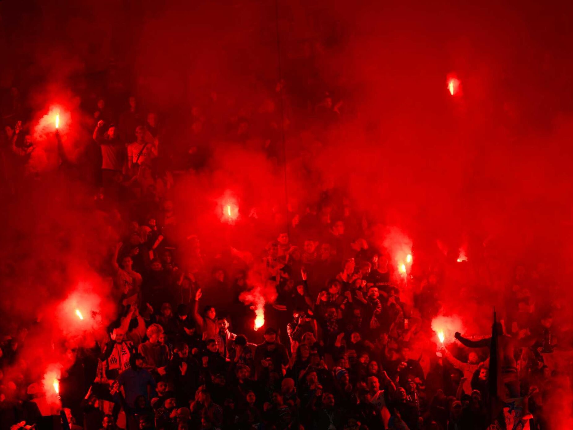 Acabou o impasse. Adeptos do Benfica podem estar em Marselha e franceses na Luz