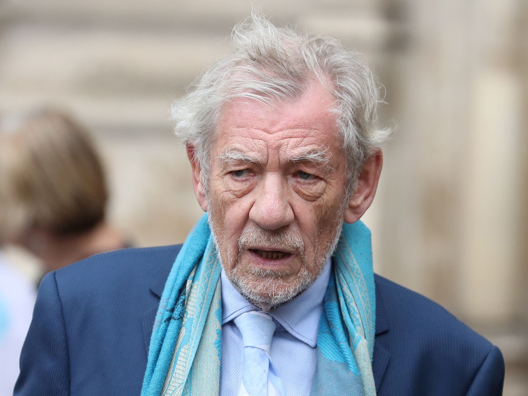 Ian McKellen, ator de "O Senhor dos Anéis", hospitalizado após queda em palco