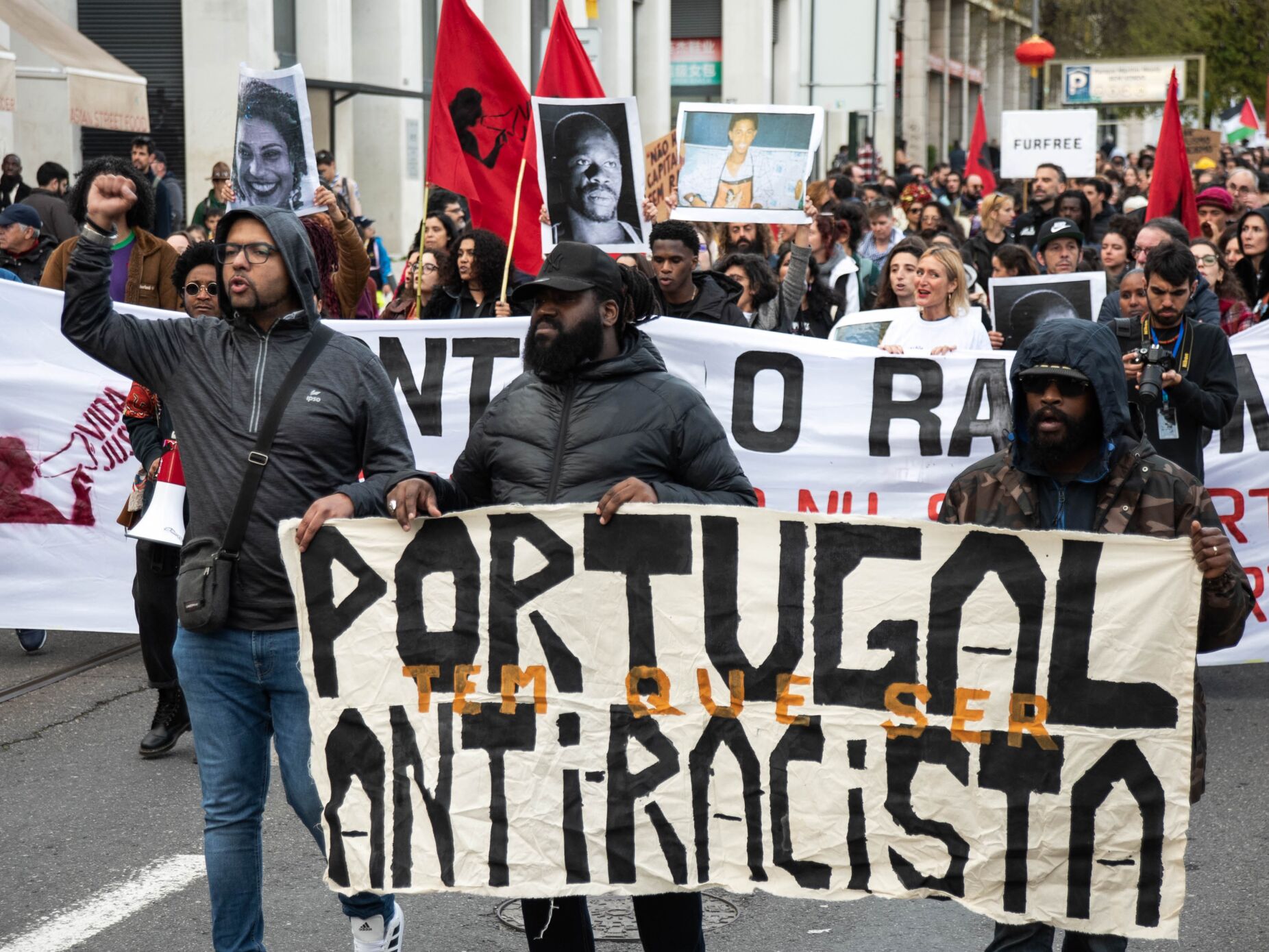 Grupo de juristas quer criar lei para criminalizar o racismo e xenofobia