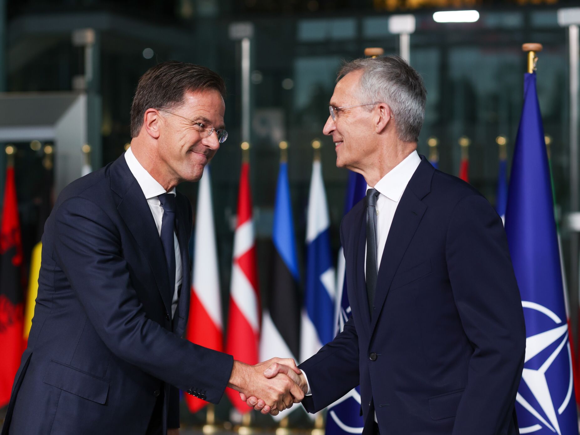 Mark Rutte tomou posse como secretário-geral da NATO e diz que não está preocupado com resultado das eleições nos EUA