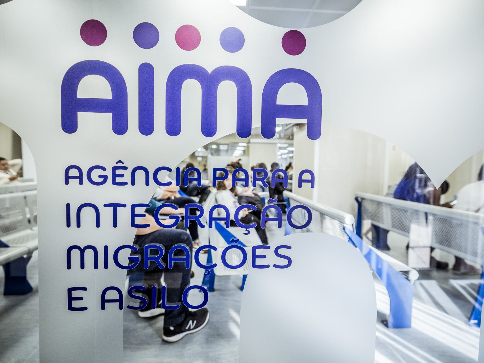 PCP propõe contratação temporária de 10 mil funcionários na AIMA para regularizar processos pendentes