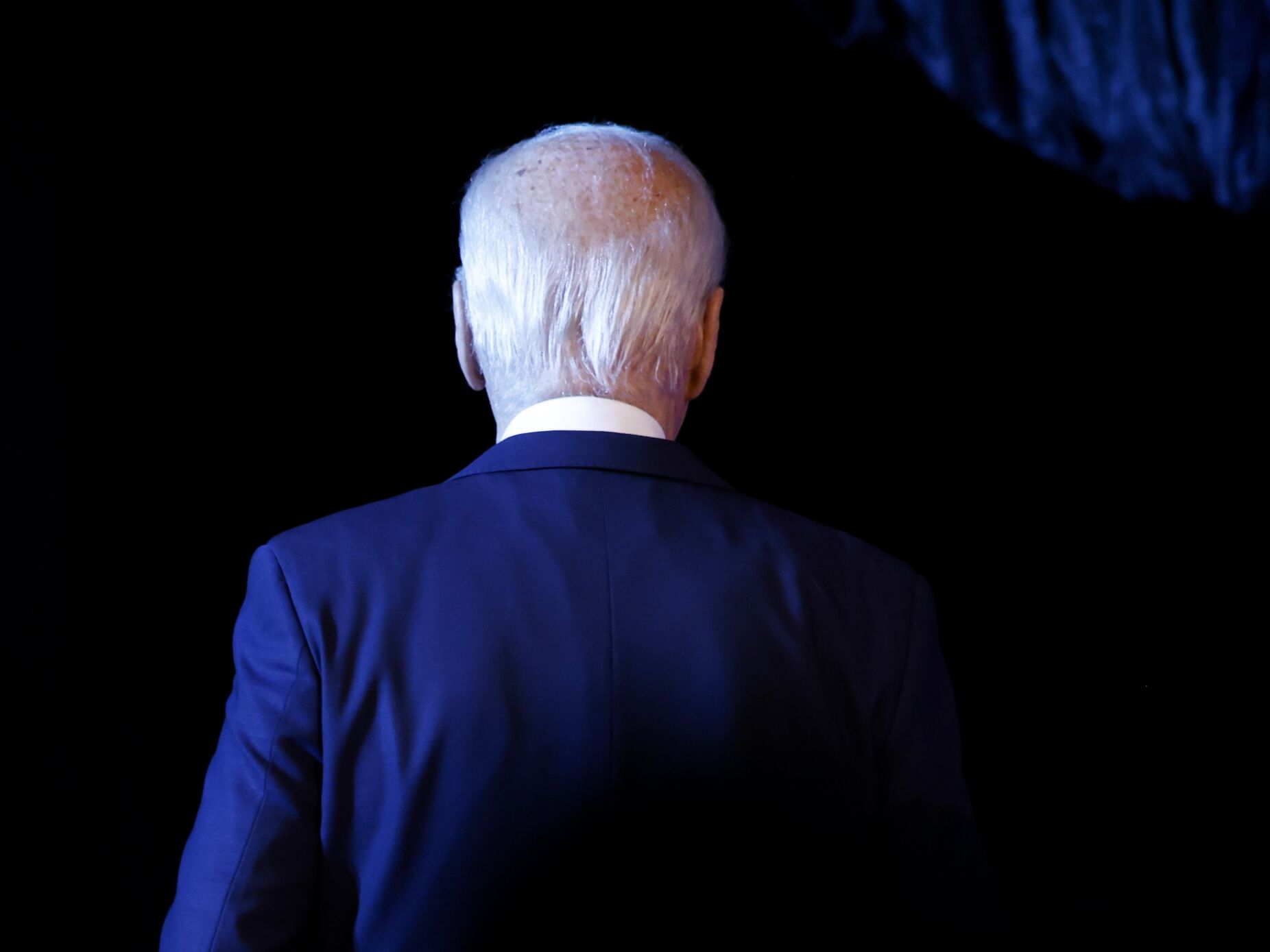 Biden desiste da corrida à Casa Branca e aponta Kamala Harris para o seu lugar