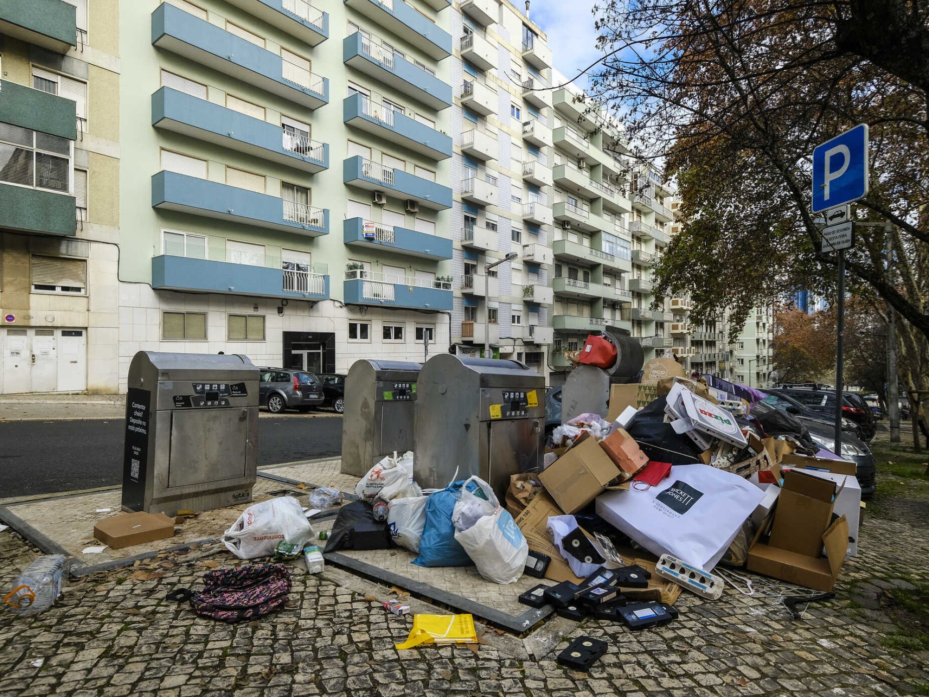 Desorganização e falta de avaliação da lei agravam problema do lixo em Lisboa