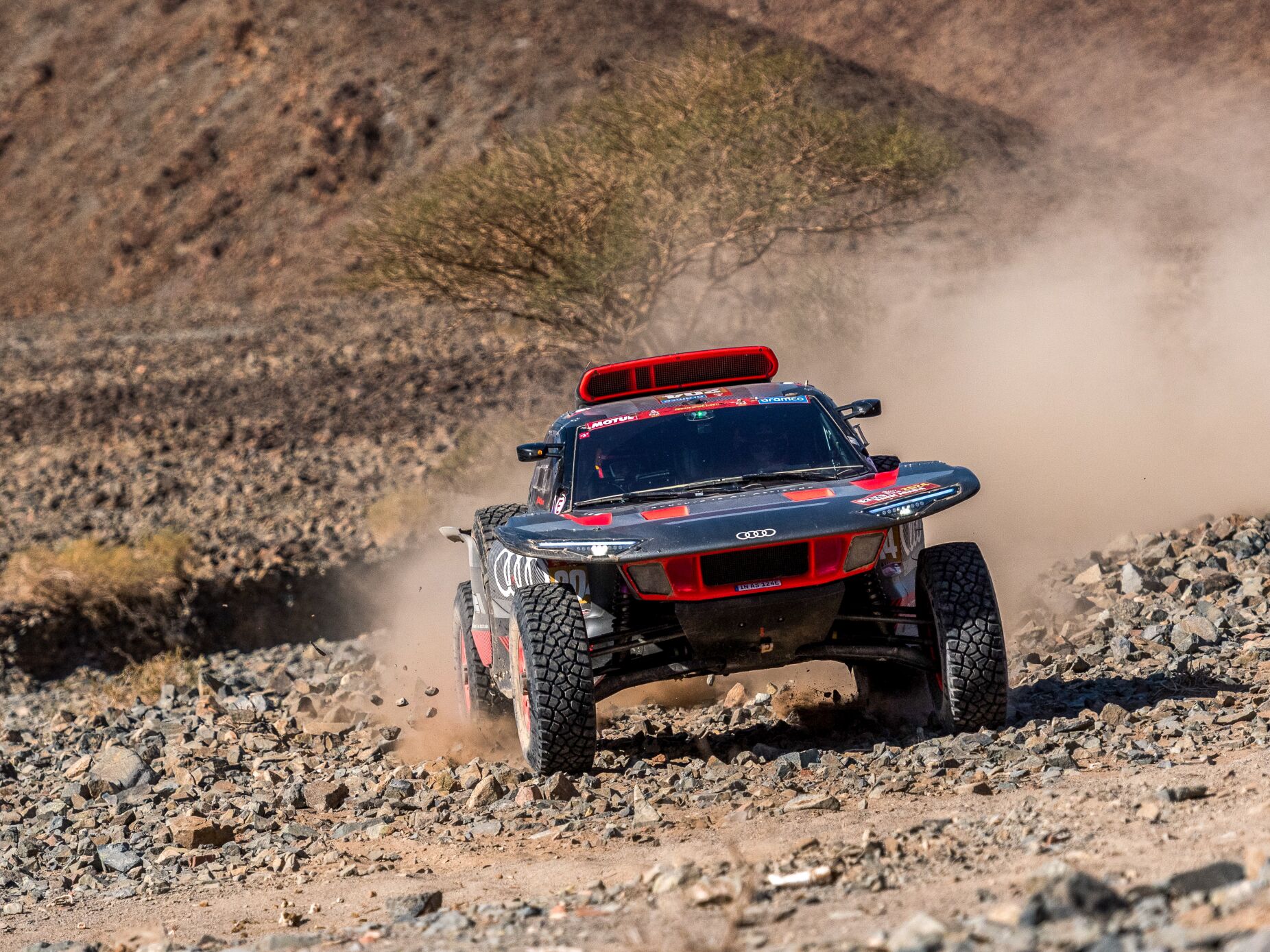Dakar2024. Carlos Sainz faz história e vence competição nos automóveis pela quarta vez