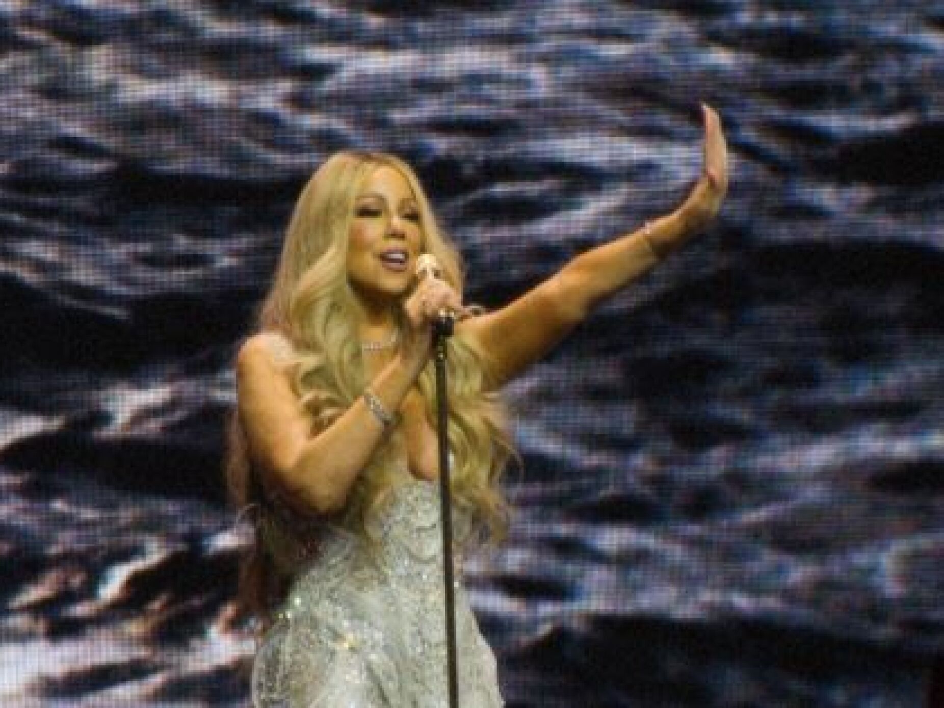 Mãe e irmã de Mariah Carey morrem no mesmo dia. "O meu coração está partido"