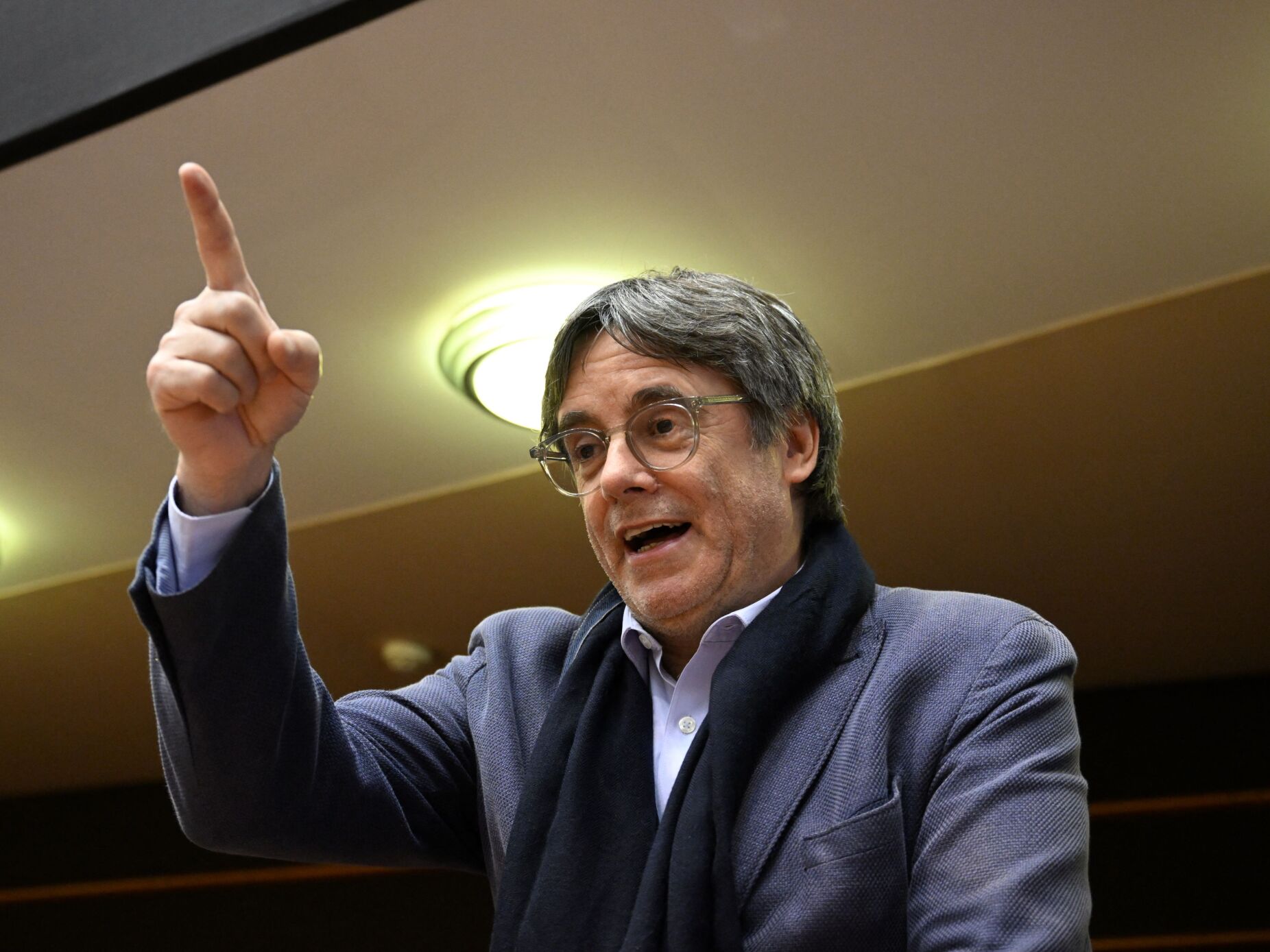 Puigdemont prepara regresso em julho e insiste na independência