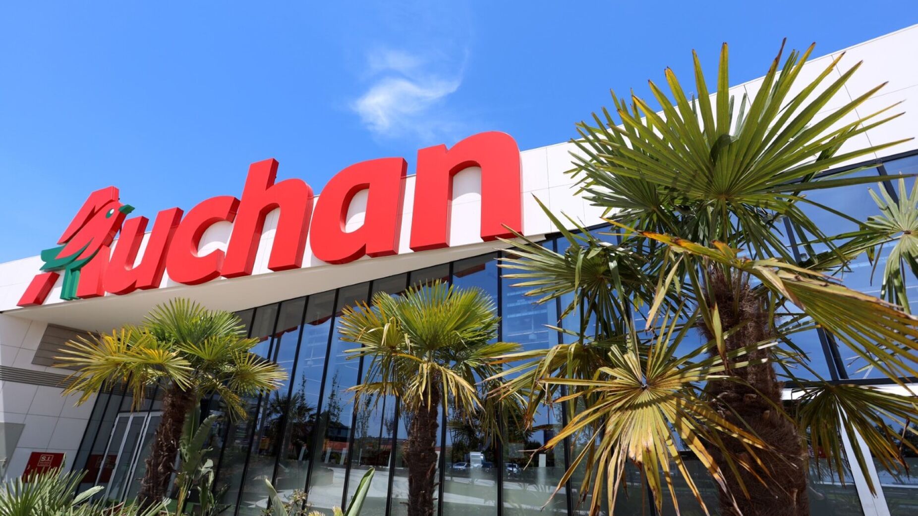 Dia vende sus casi 500 tiendas en Portugal a Auchan por 155 millones de  euros después de tres décadas en el país