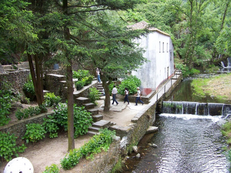 Burgo-Serra-da-Lous&atilde;-escapadinhas-no-centro-de-portugal