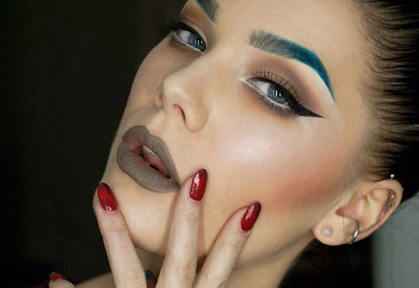 sobrancelhas-coloridas-tend&ecirc;ncias-de-maquilhagem-em-2019