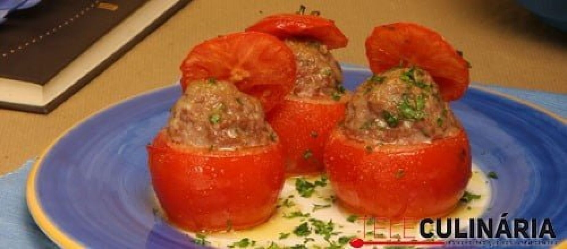 Tomates recheados com carne