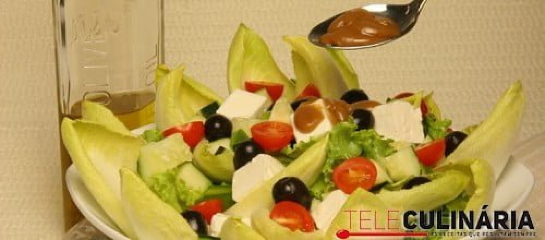 Salada grega com balsâmico