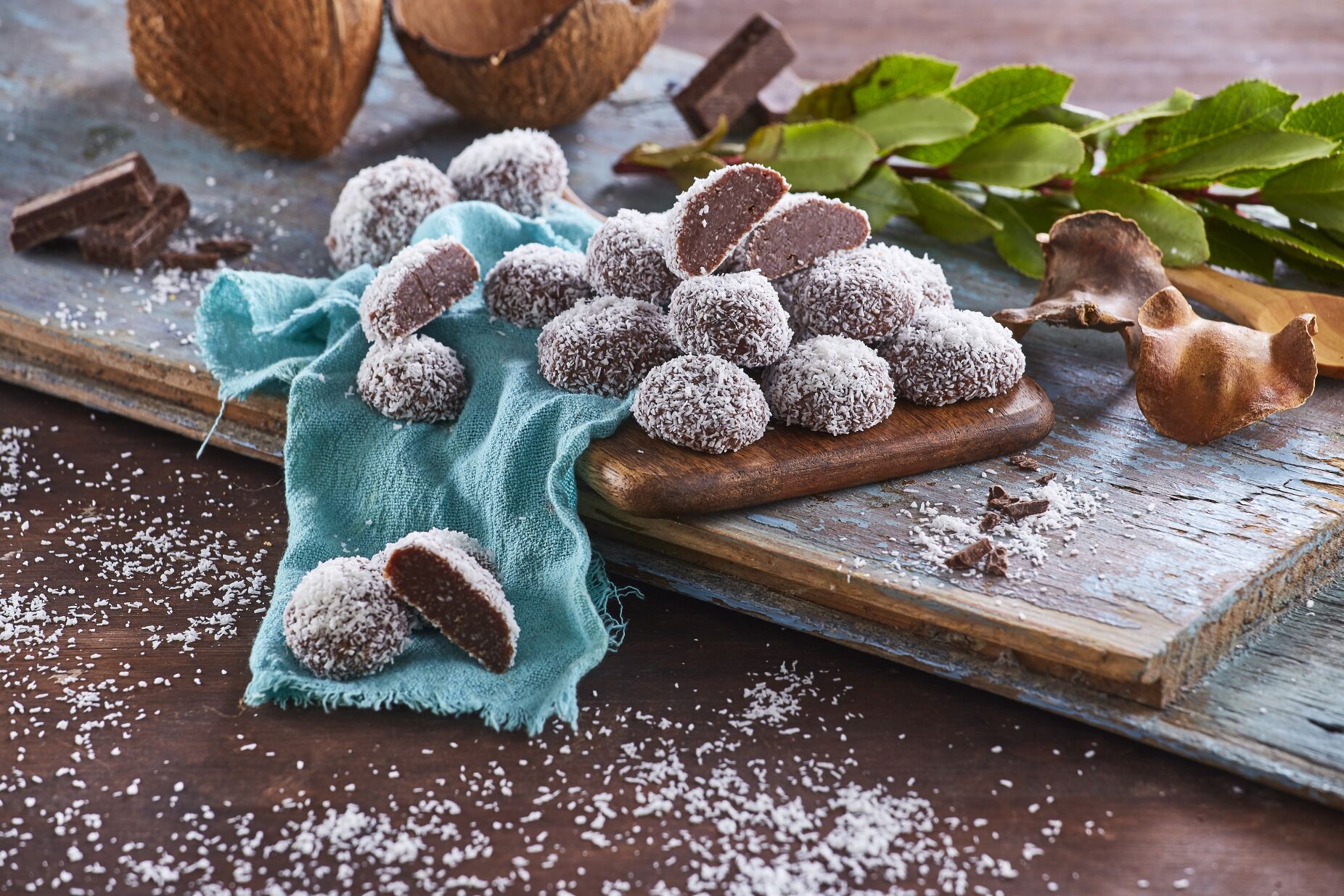 Brigadeiros de chocolate com coco