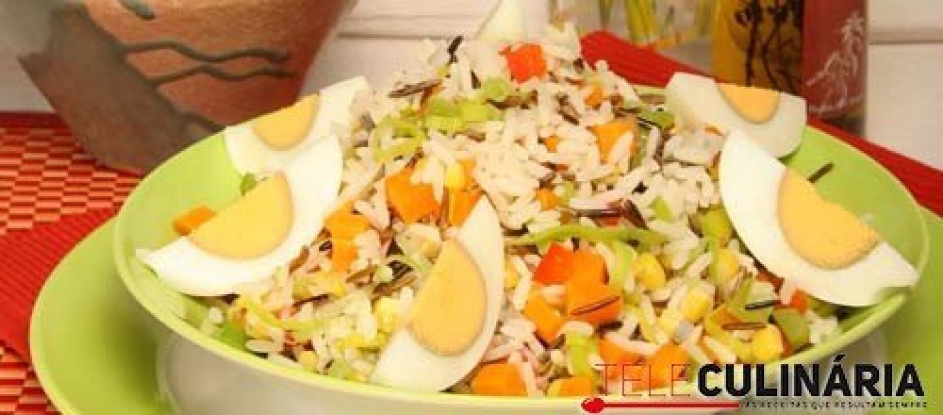 Salada de arroz selvagem
