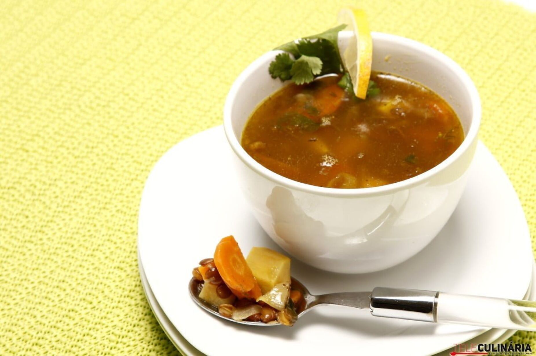 Sopa de lentilhas e batata-doce