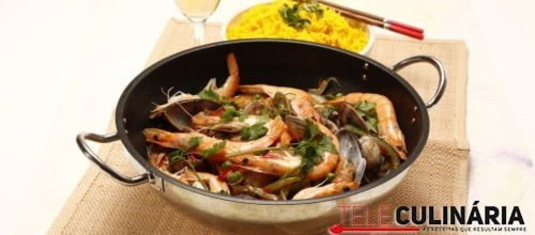 Wok paella de peixe e marisco