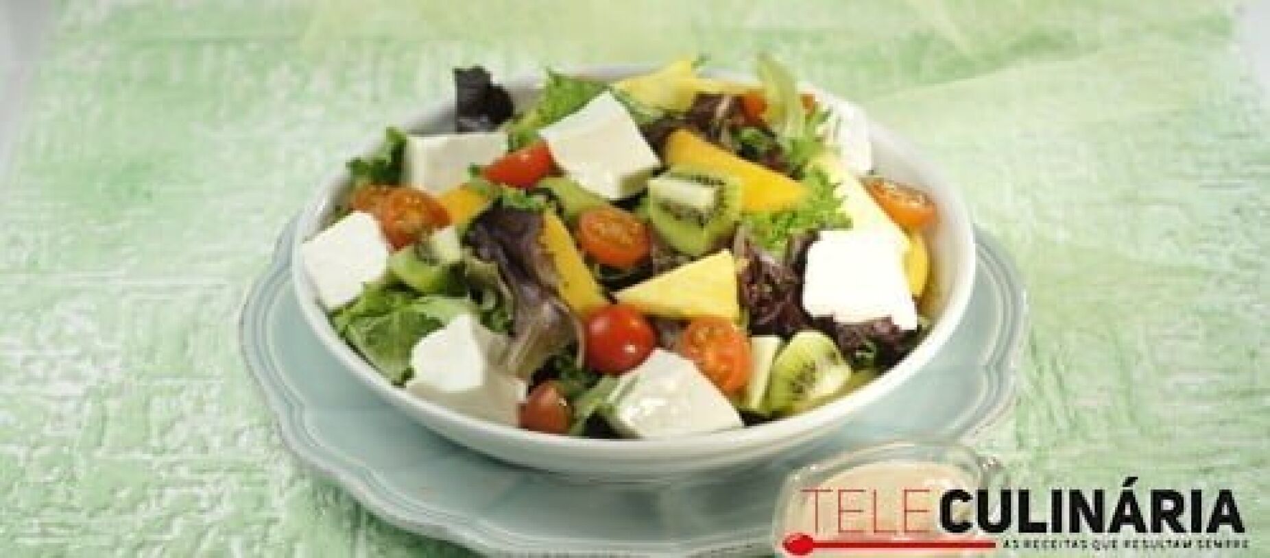 Salada fresca com fruta