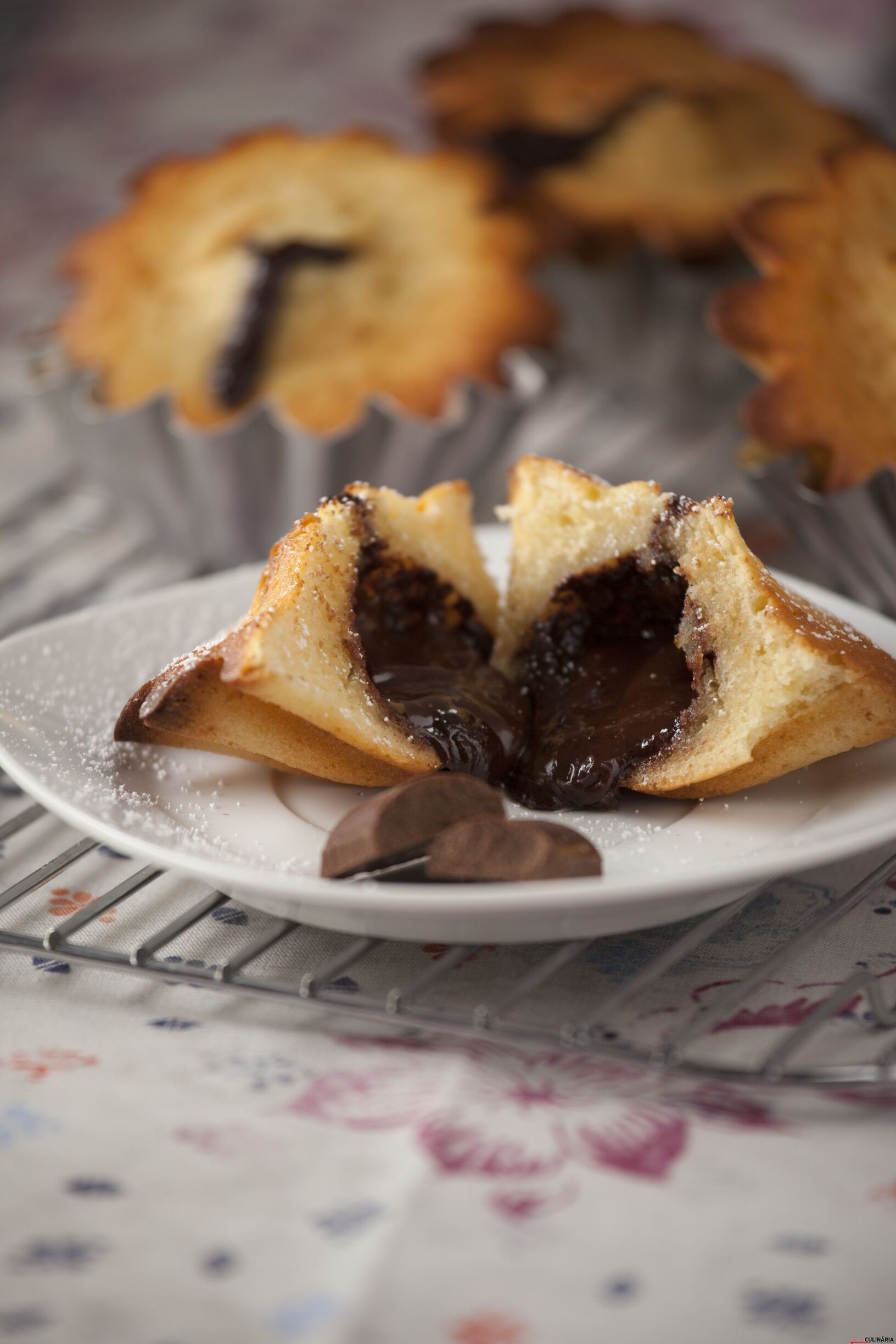 Muffins com recheio de chocolate